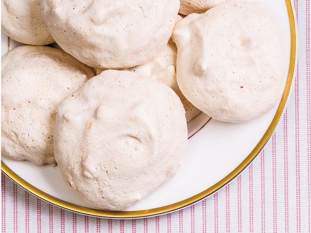 Almond Meringues