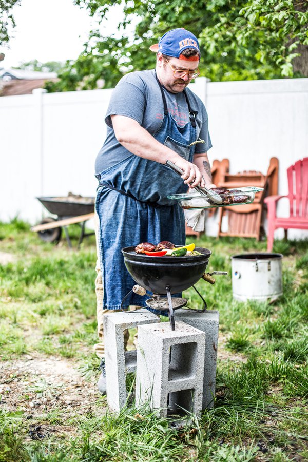 Eat&Drink_Recipes_Grilling_PaulKostandin_JUSTIN_CHESNEY_rp0620.jpg