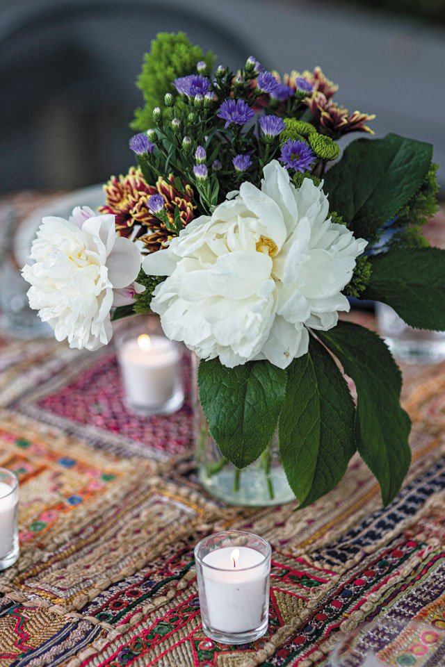 Feature_Entertaining_Flowers_QUARTERMANPHOTOGRAPHY_hp0722.jpg