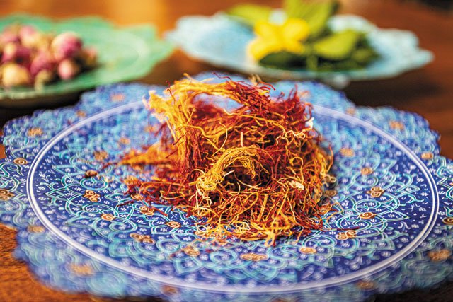 Feature_Entertaining_Saffron_QUARTERMANPHOTOGRAPHY_hp0722.jpg