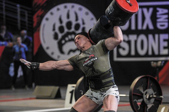 Living_Fitness_Strongman_COURTESY_rp0324.jpg